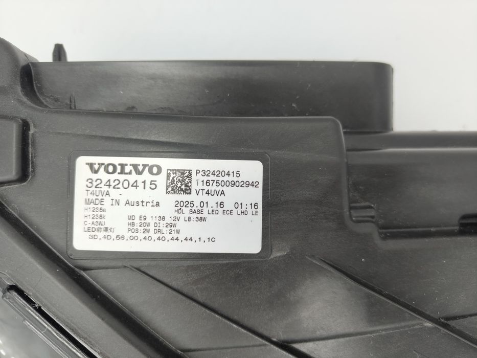 Volvo XC40 lift lifting lampa base LED lewa