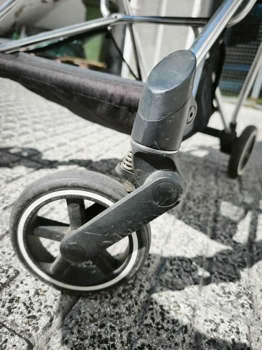 Carrinho passeio Cybex Mios + capa chuva + forro extra + adaptadores cloud z