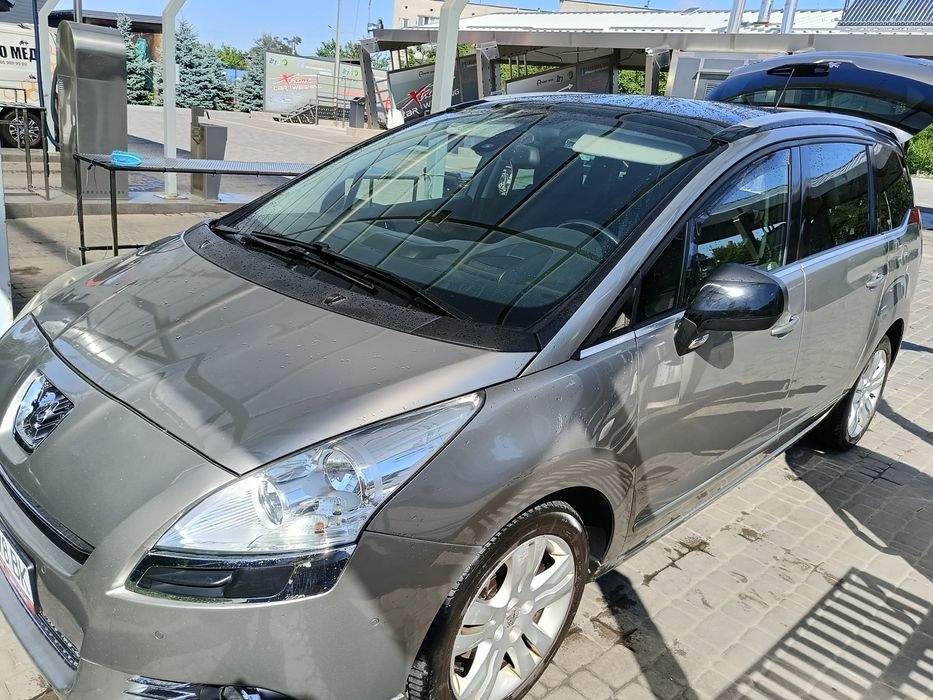 Продам Пежо 5008