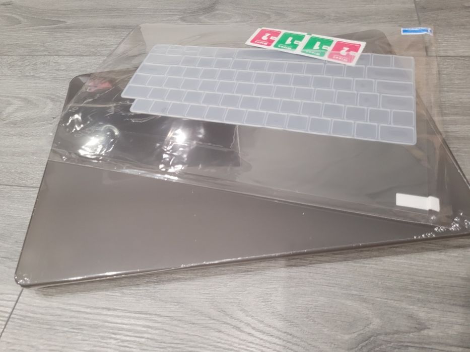 Чохол-накладка для MakBook Air 15 + захисні плівки екран і клавіатура