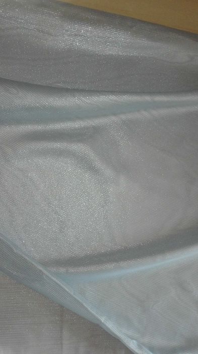 firanka w kolorze błękitu z metalizowaną nitką