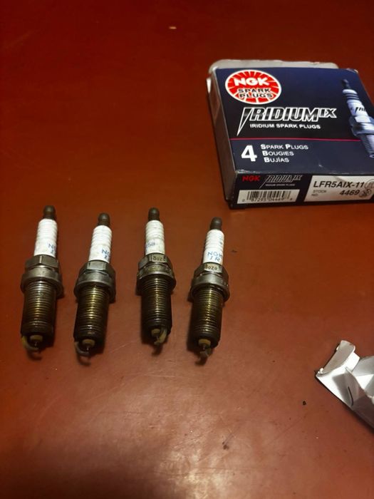 Комплект 4× NGK Iridium (б/у)