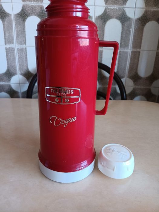 Various Kitchen Items511020619090503681