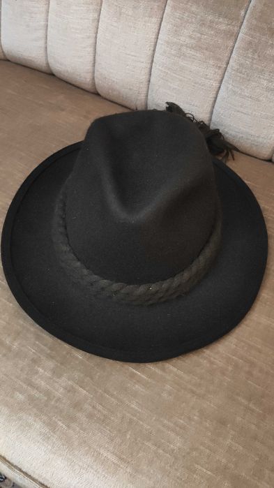 Kapelusz męski z frędzlem