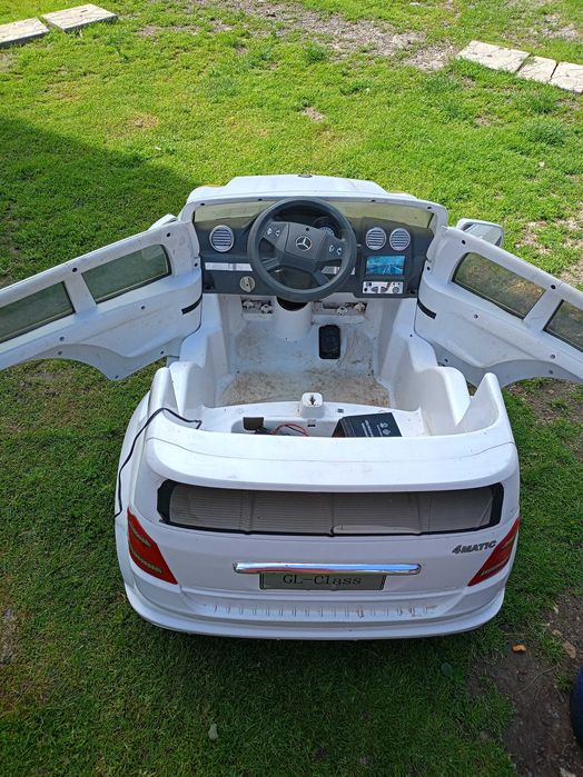 Дитячий автомобіль