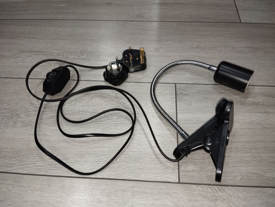 Lampka biurkowa z klipsem