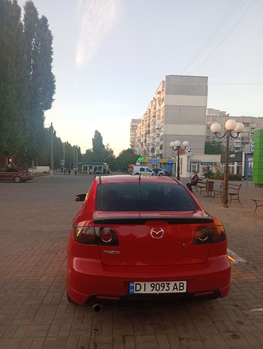 Mazda 3 машина огонь
