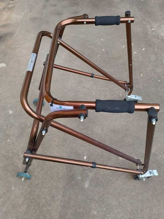 Andarilho para adultos de 4 rodas  - NOVO