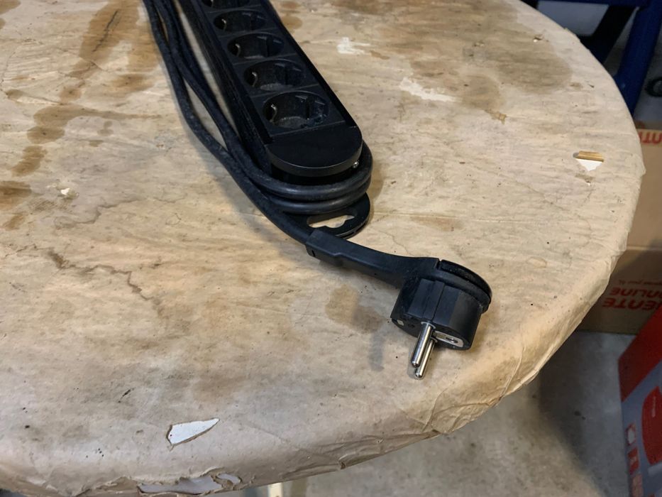 Extensão 8 tomadas com interruptor e proteção 3m