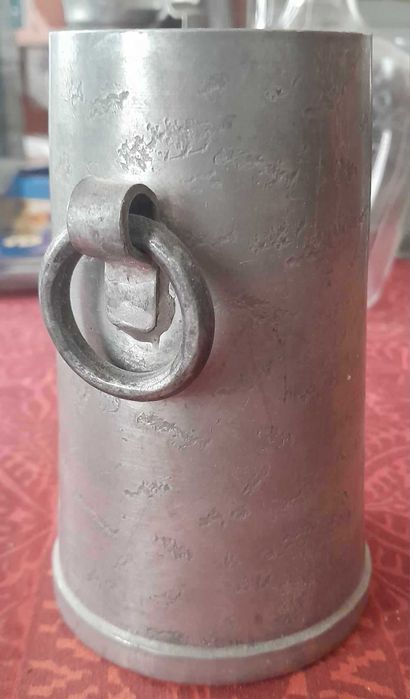 Copo Skurdal Pewter com argolas