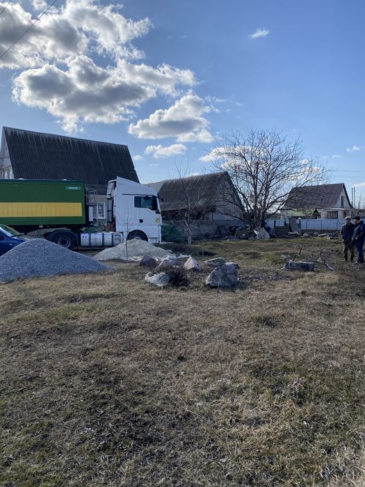 Продам участок 10 соток під будівництво