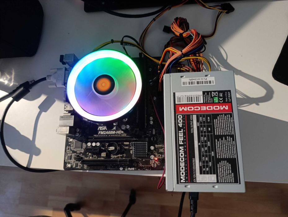 Płyta główna Asrock FM2A68M-HD+ | AMD A8-7600 | 8GB DDR3 | + Gratis