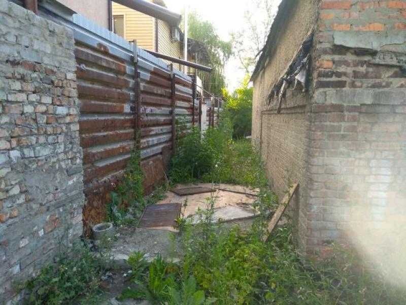 цілий будинок на окремій ділянці, м.Київська