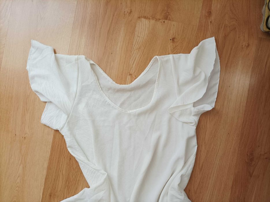 Biała sukienka oversize