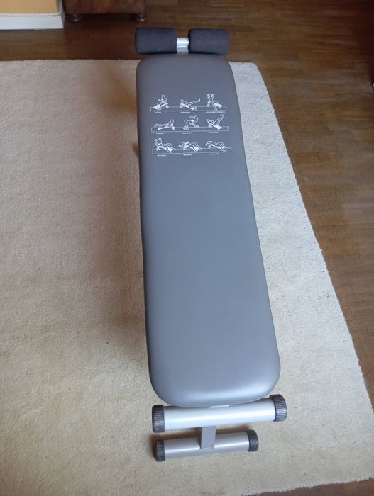 Banco Ginásio com Ilustrações de exercícios