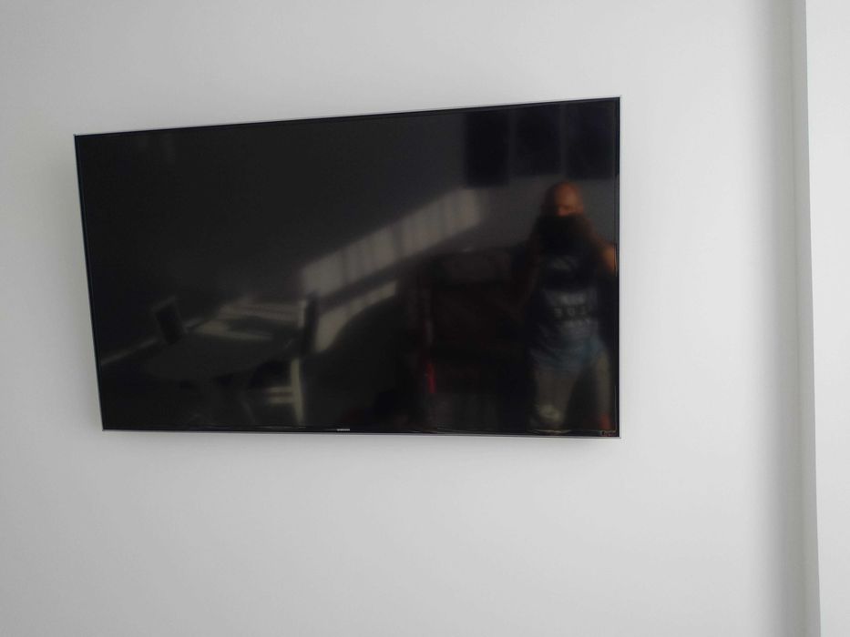 Повесить телевизор, закрепить, смонтировать на кранштейн