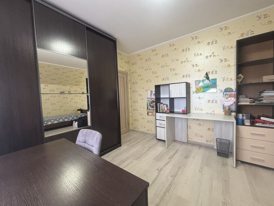 Продам житловий будинок з ремонтом та підвалом від власника