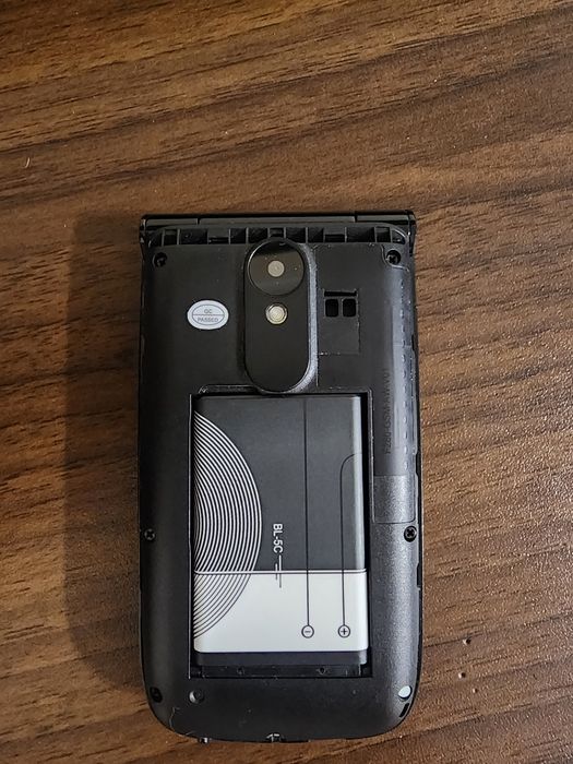 Продам мобільний телефон Brondi magnum 4