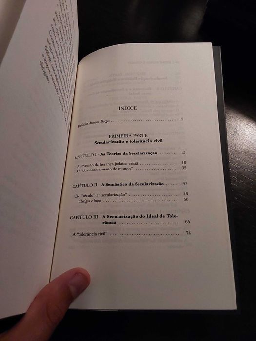 Entre Deuses e Césares, Fernando Catroga