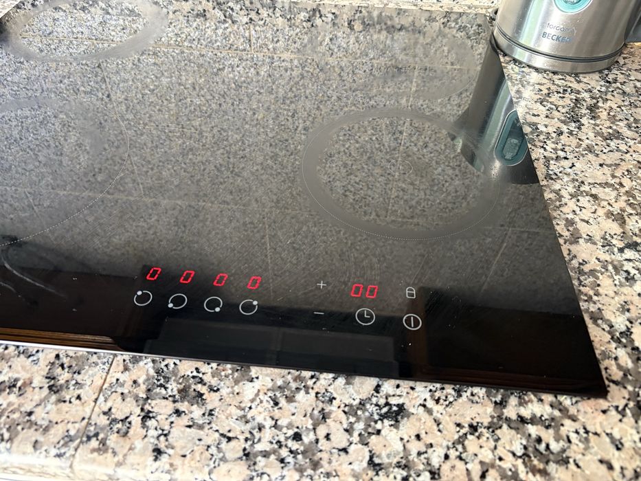 Placa vitroceramica  semi nova- Cecotec