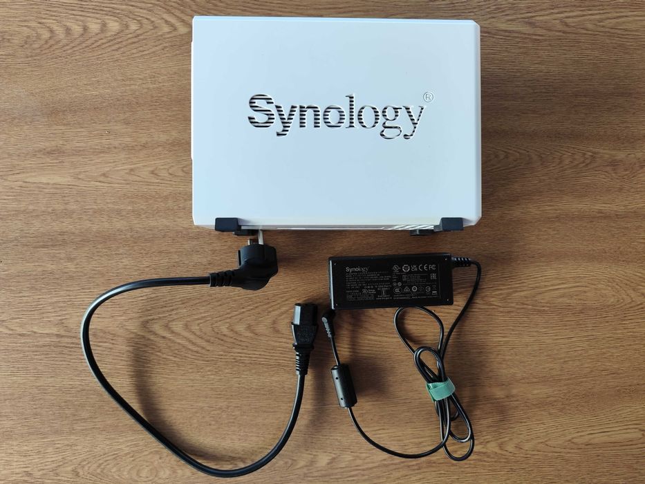 Synology DS223j NAS de secretária com 2 baias, branco