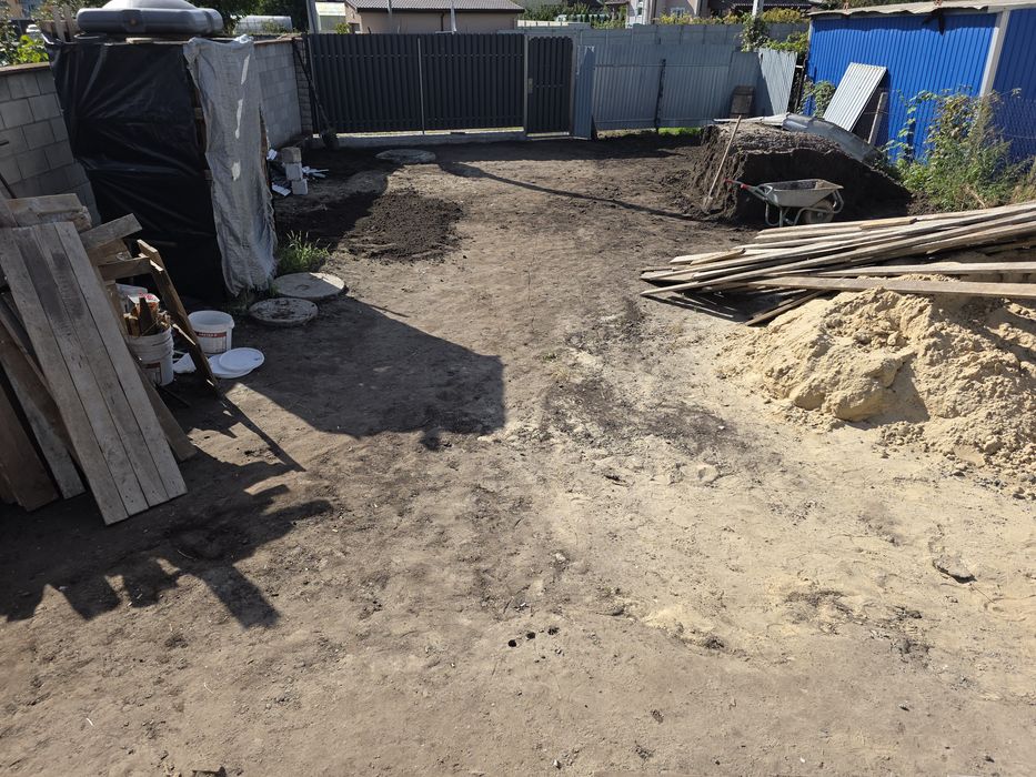 Напроти лікарні. 100кв.м., 2 тераси, 6 соток.