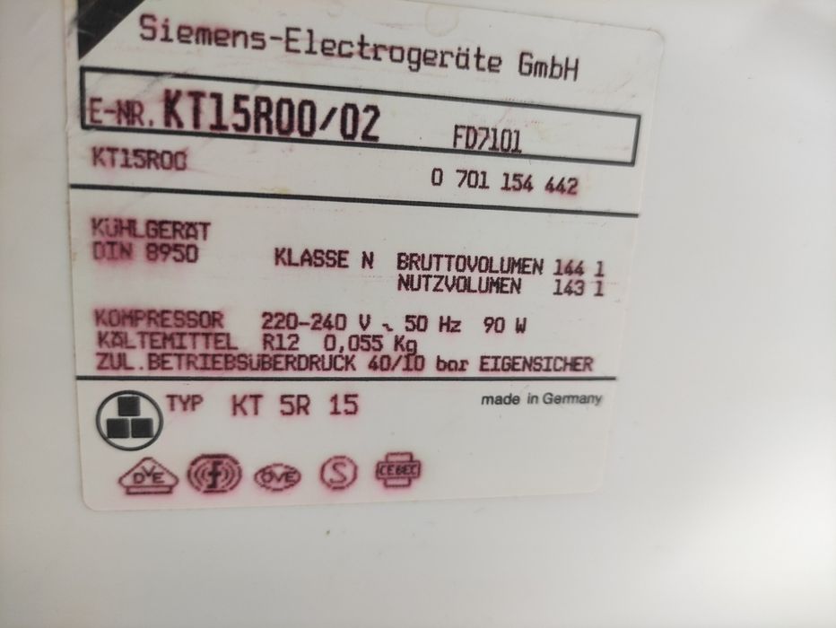Mała biała lodówka chłodziarka Siemens