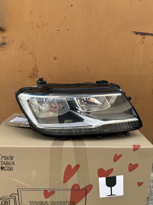 Фара права Vw Tiguan USA 5NL941006