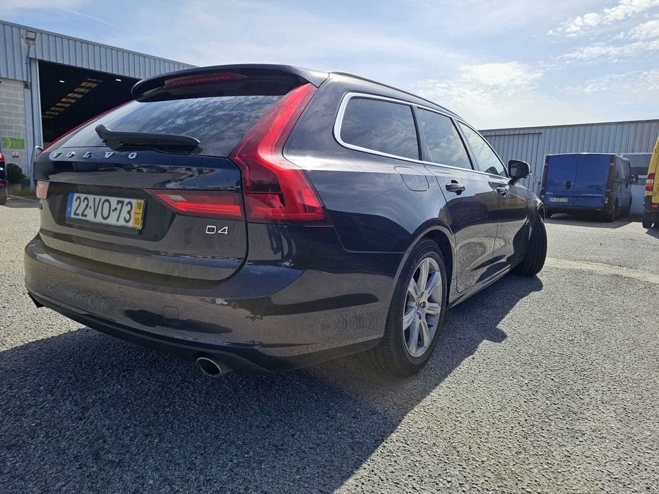 Volvo V90 D4 Geartronic de 2018, full extras. — photo 4