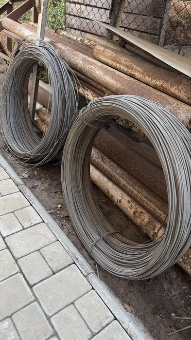 Проволока оцинкованная, трубы, лестница