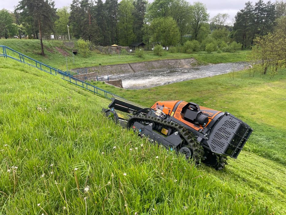 ENERGREEN RoboEVO  Zadanie sterowana kosiarka, kosiarka na gąsienicach, robot gąsienicowy