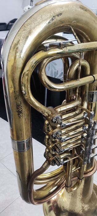 Tuba em Si bemol