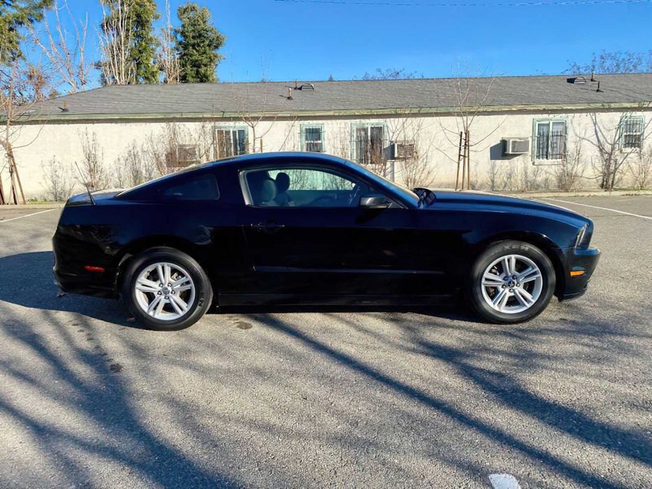 Ford Mustang      2014