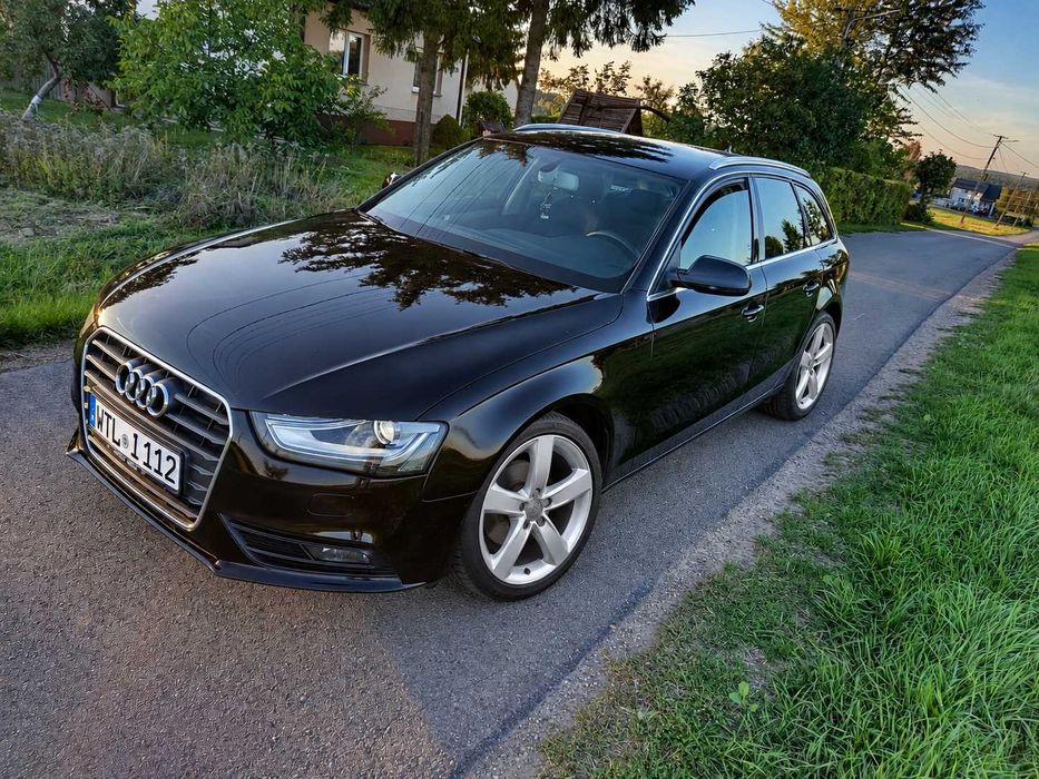 Audi A4 B8 2.0tdi-143km-lift-ksenon-hak-navi-sprowadzony!
