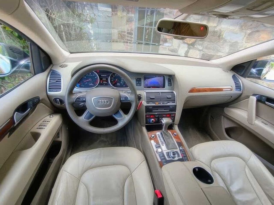 Audi Q7      2014