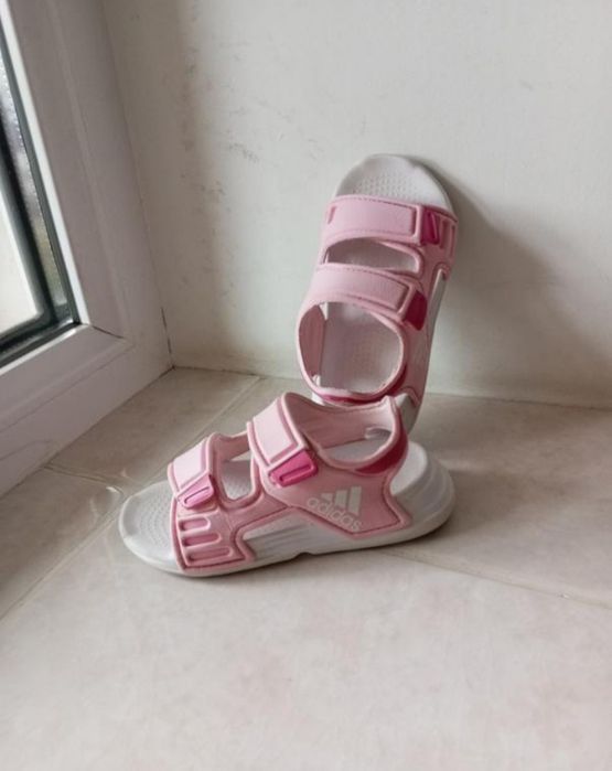 Сандалі босоніжки  Adidas  Altaswim Made in Indonesia  UK  6   EUR  23