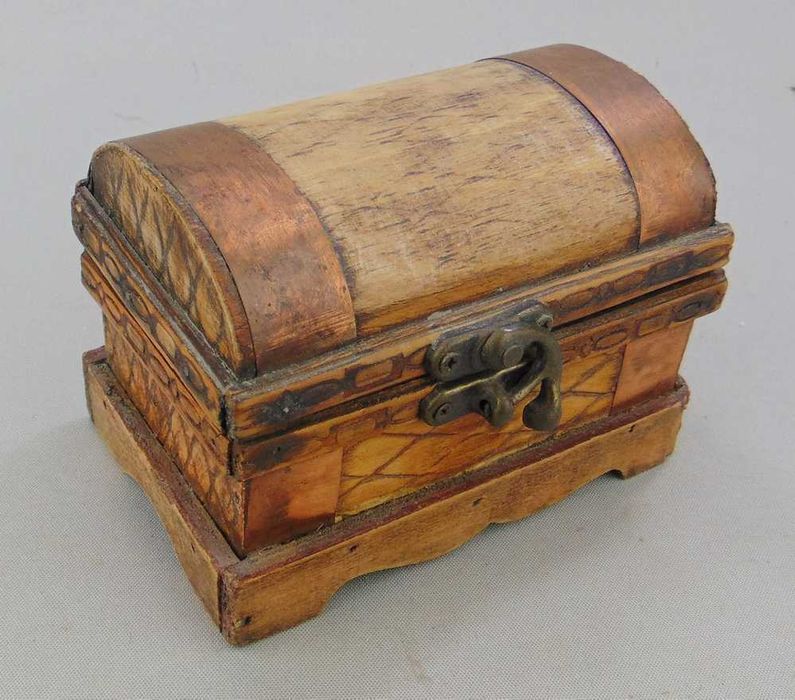 Drewniane pudełko, szkatułka