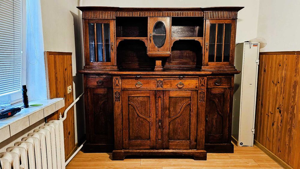 Cały zestaw przedwojennych rzeźbionych mebli