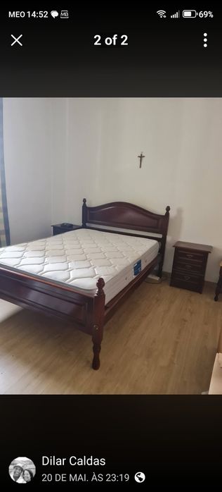 Cama de casal e cómodas