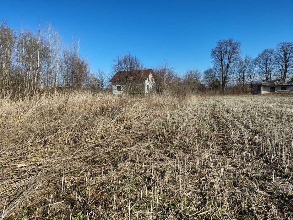 Земельна ділянка для будівництва та обслуговування житлового будинку.