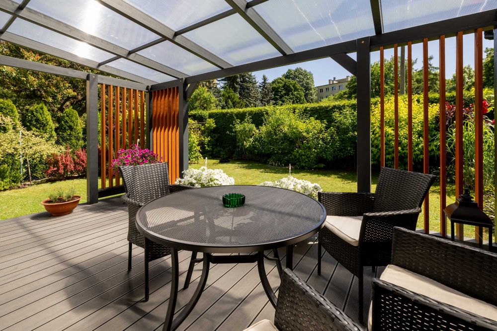 altana BSH poliwęglan zabudowa tarasu wiata ogrodowa pawilon garażowy konstrukcja drewniana pergola żaluzje ruchome deseczki carport weranda garaż