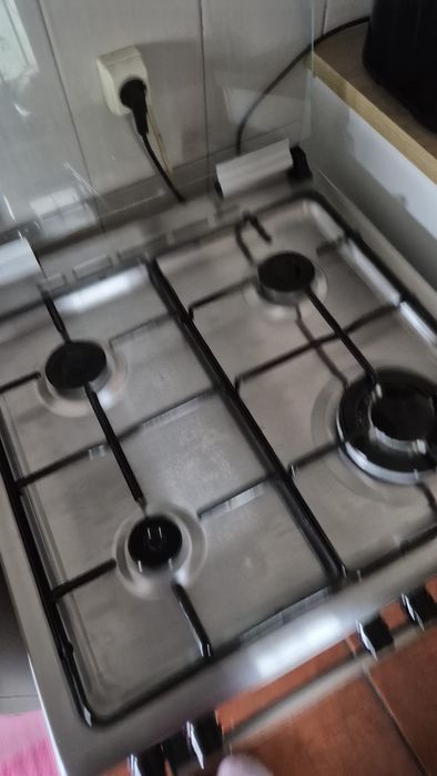Fogão a gás com forno elétrico