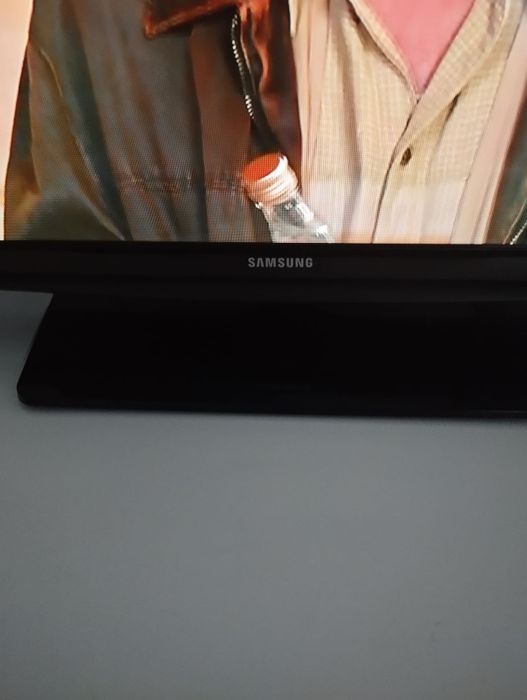 Telewizor Samsung 32" Model: UE32H4000AW