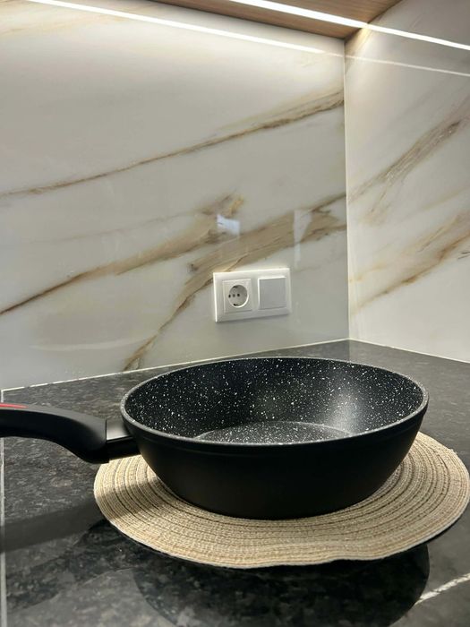 conjunto de 6  panelas de indução antiaderente.