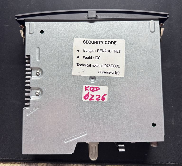Fabryczne radio - Renault z kodem