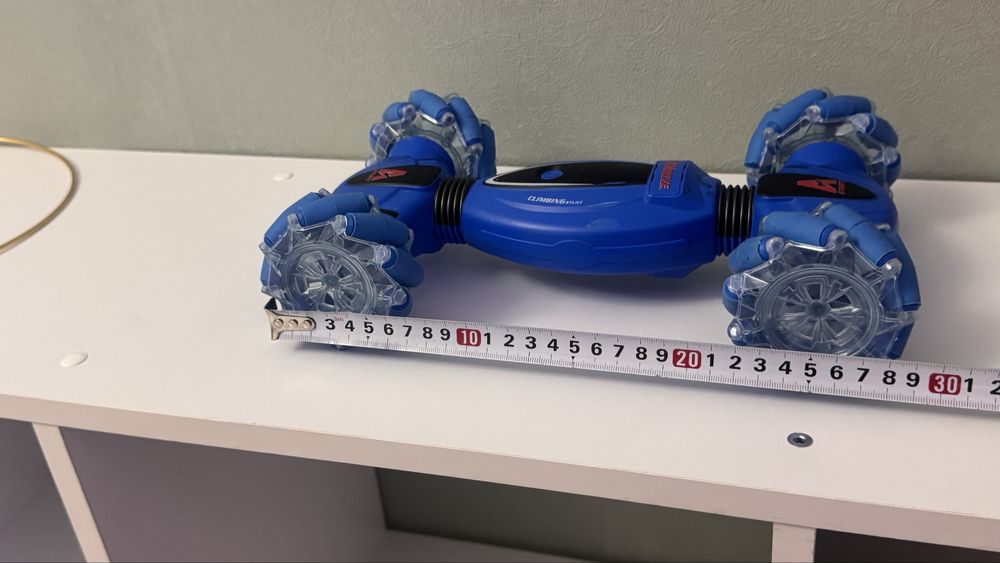 Машинка на радіокеруванні