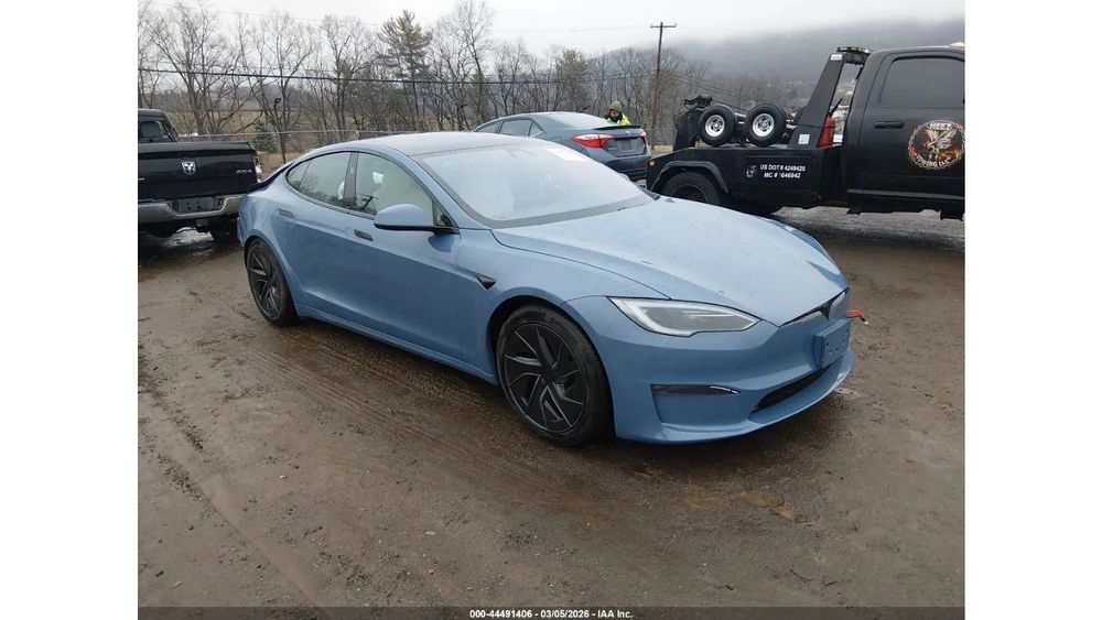 Tesla Model S / 4x4 / 670KM / bogate wyposażenie /