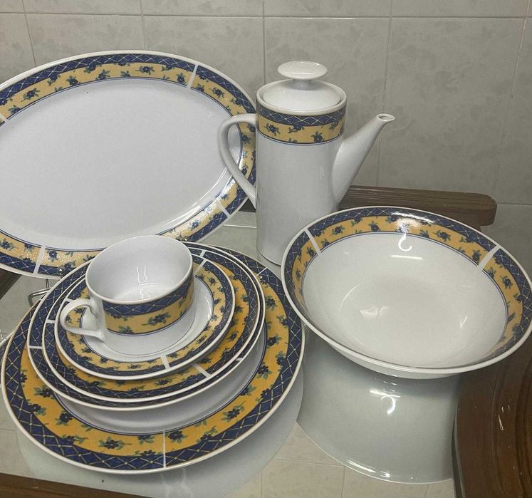 Serviço de loiças completo em porcelana  semi novas melhor preço