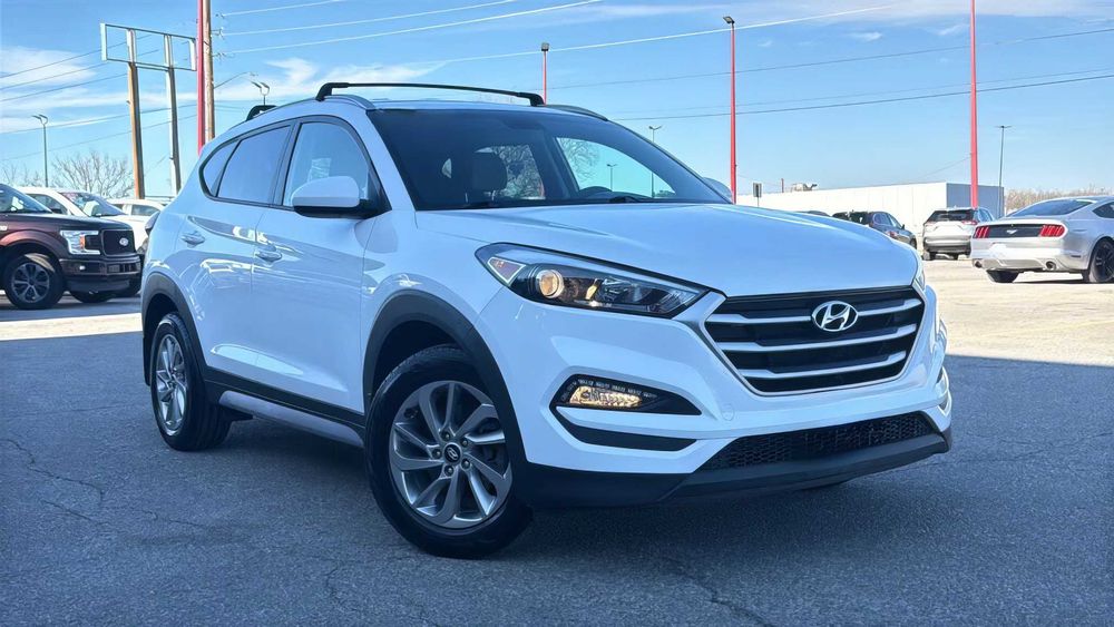 Hyundai Tucson SE      2017
