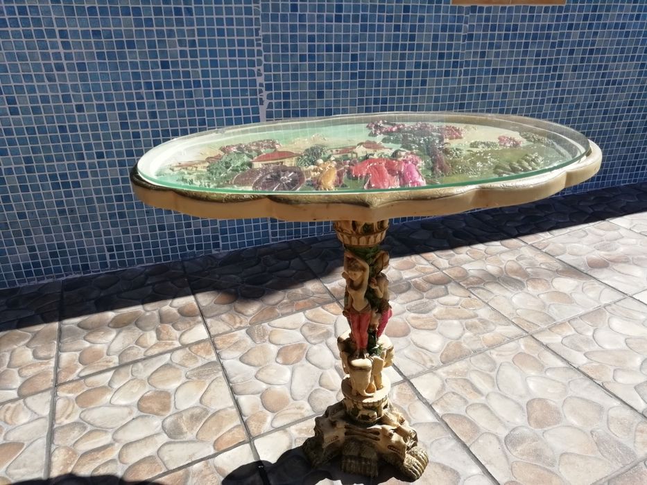 Mesa Linda Em Marfinite De Origem Japonês Pode Estar No Exterior